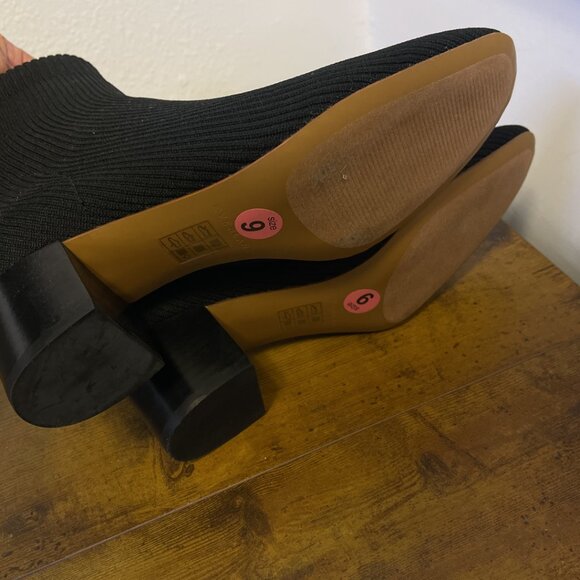 NEW Everlane Chelsea Black Ribbed Knit Ankle Boots Block Heels 9 - Picture 7 of 11